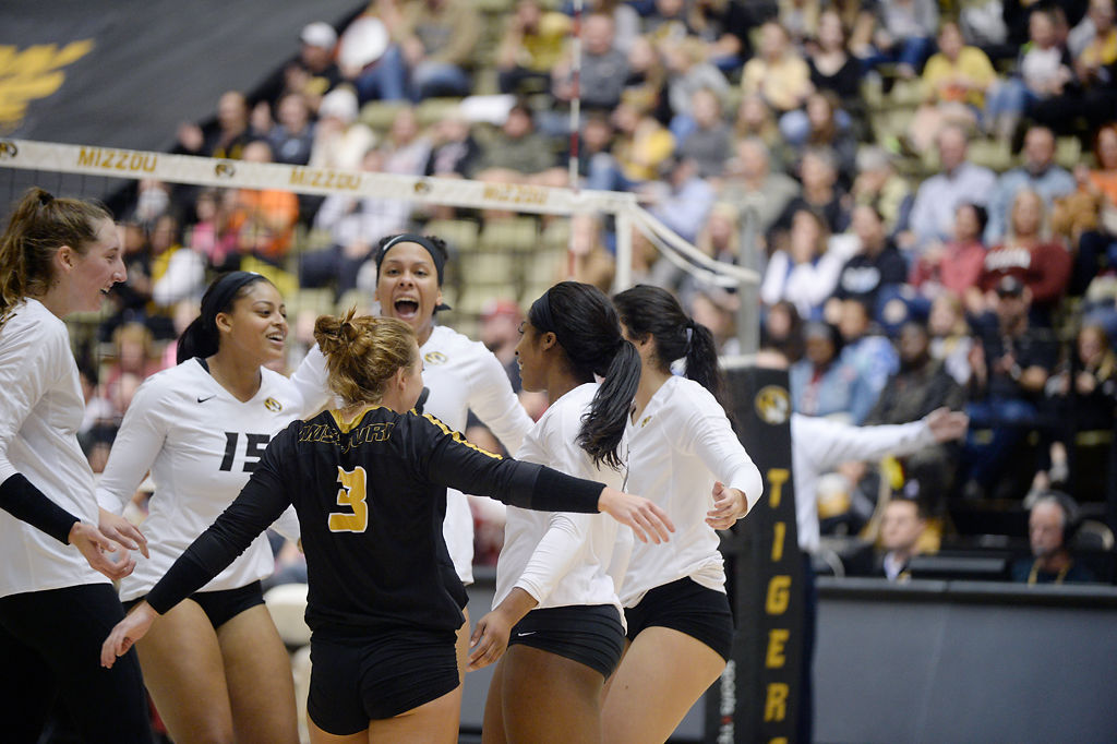 Missouri Volleyball team celebrates